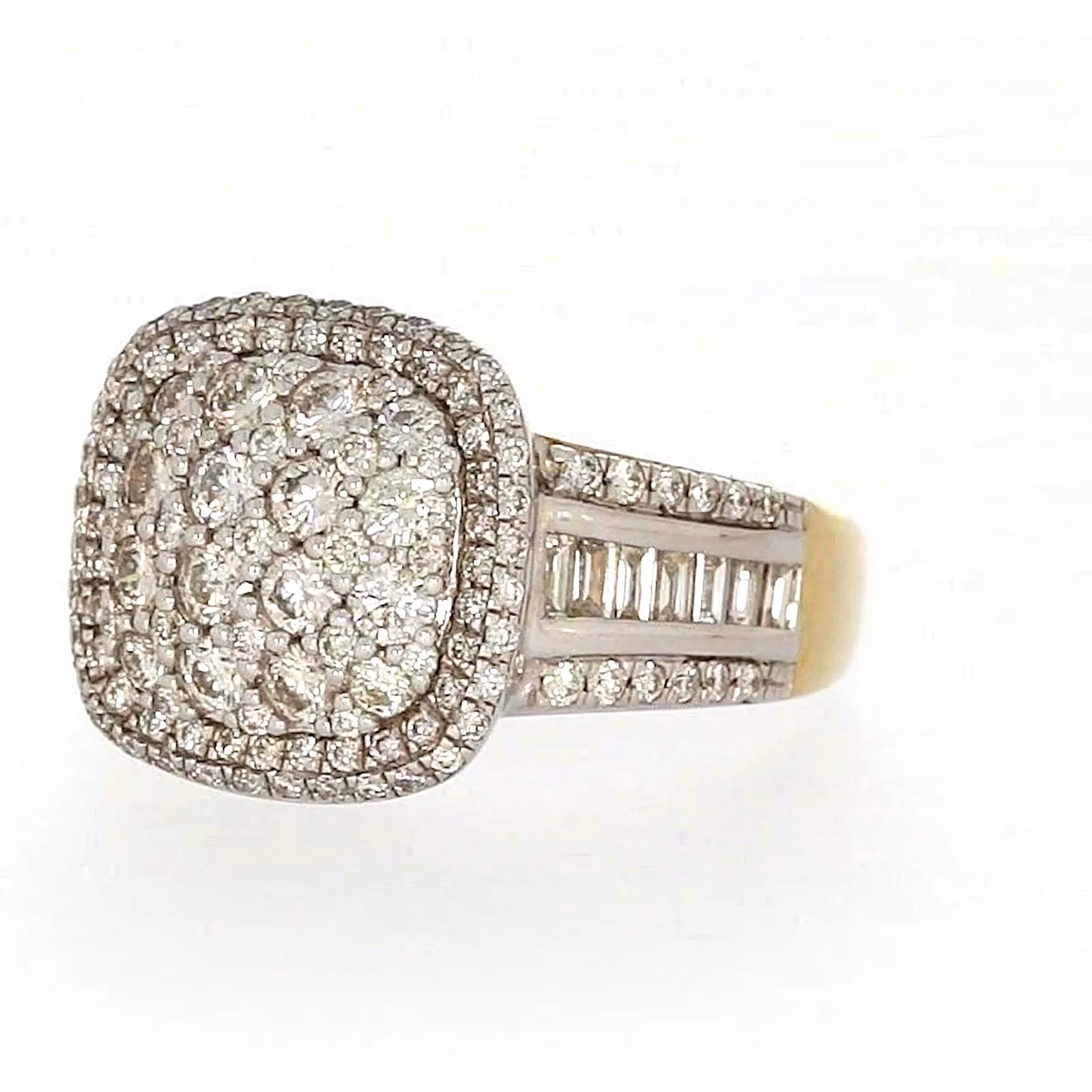 9ct Two Tone Gold Round Brilliant Cut 1.50 Carat tw of Diamonds Ring