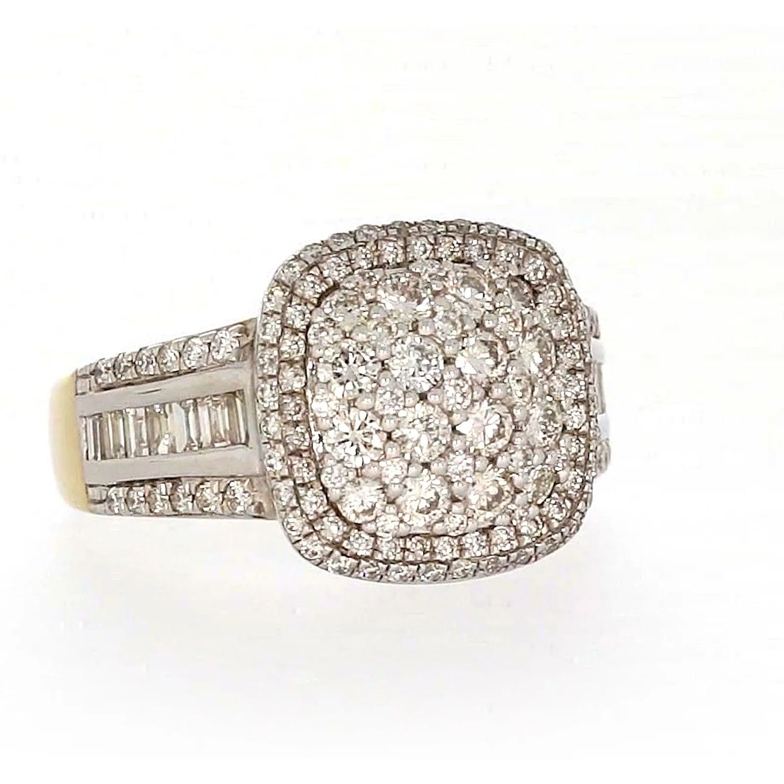 9ct Two Tone Gold Round Brilliant Cut 1.50 Carat tw of Diamonds Ring