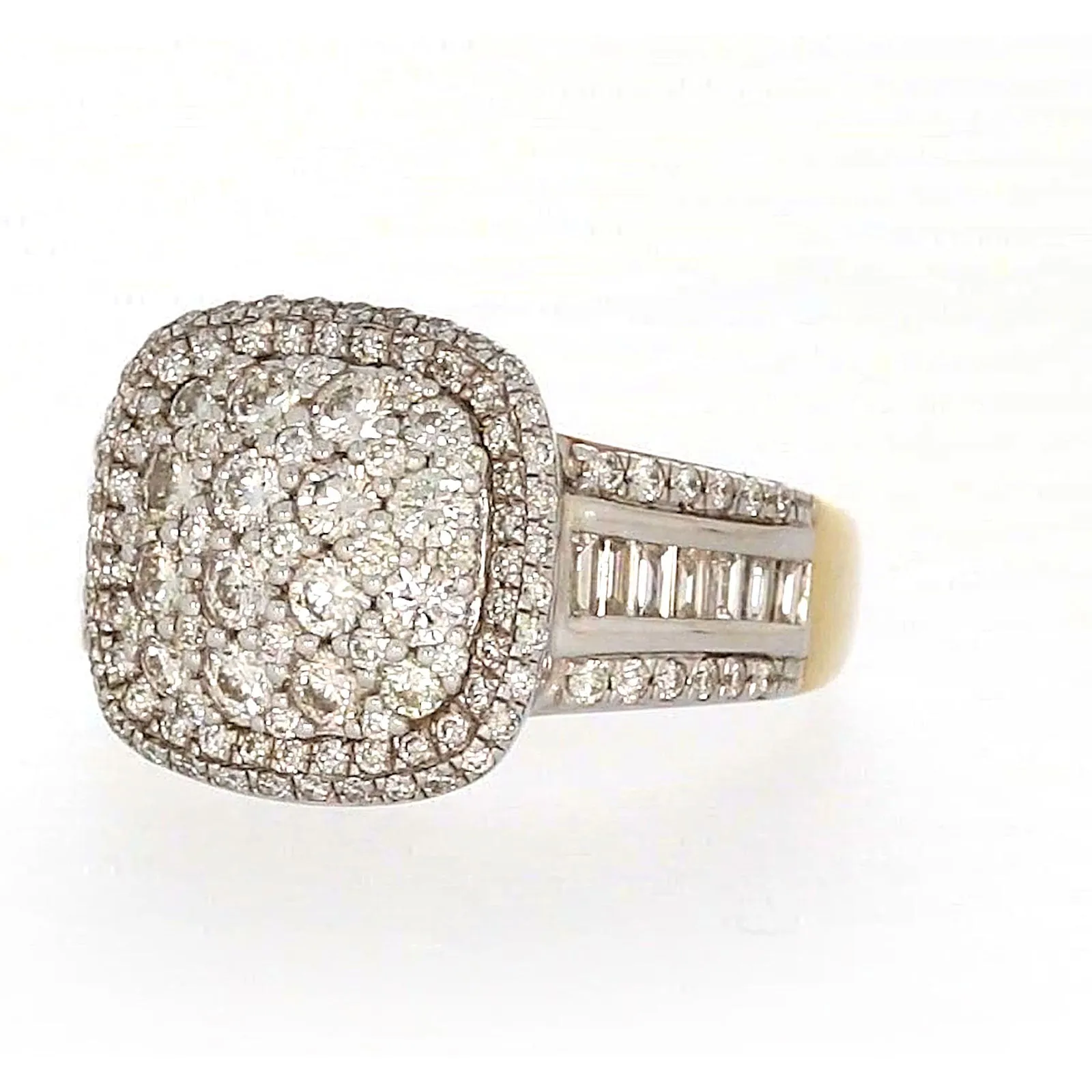 9ct Two Tone Gold Round Brilliant Cut 1.50 Carat tw of Diamonds Ring